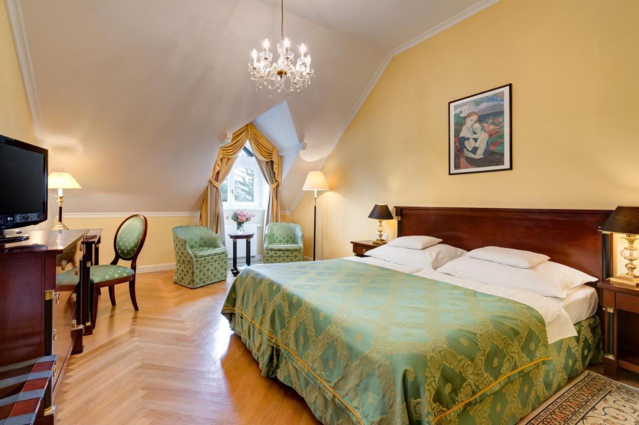 Castle Hotel Grof Degenfeld Superior Tarcal Esterno foto
