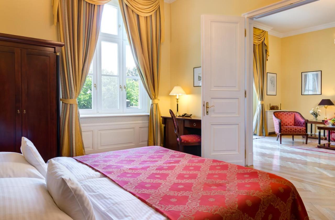 Castle Hotel Grof Degenfeld Superior Tarcal Esterno foto