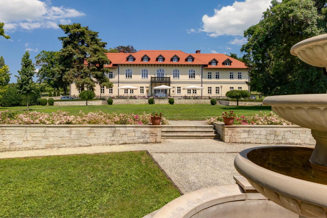 Castle Hotel Grof Degenfeld Superior Tarcal Esterno foto
