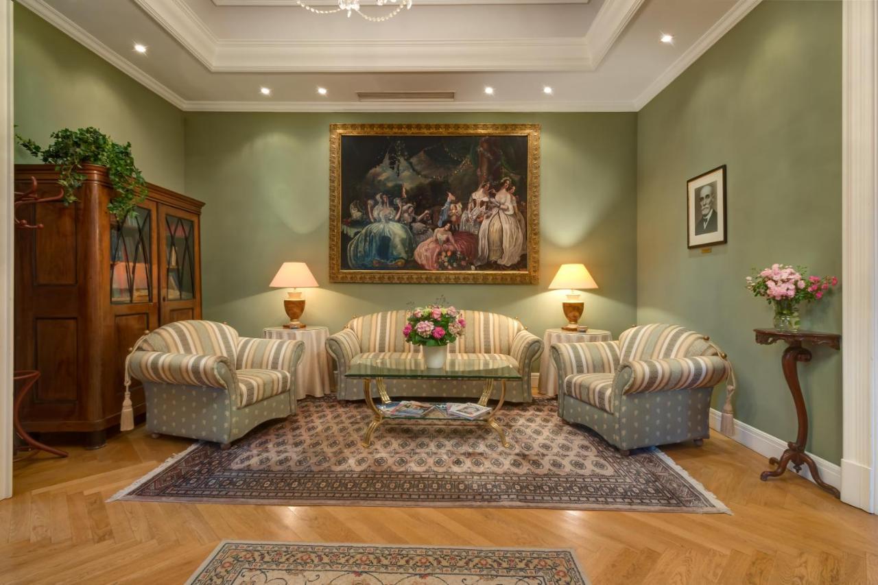 Castle Hotel Grof Degenfeld Superior Tarcal Esterno foto