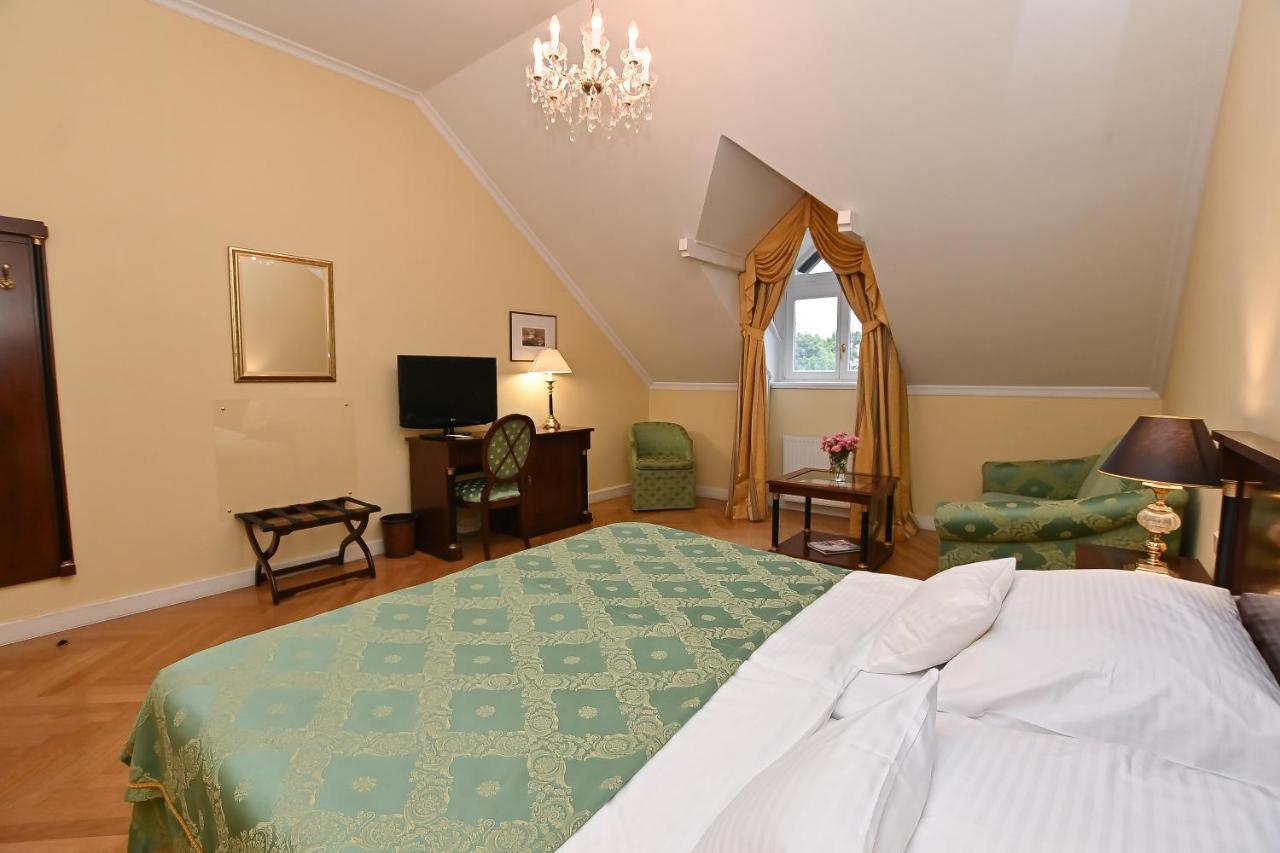 Castle Hotel Grof Degenfeld Superior Tarcal Esterno foto