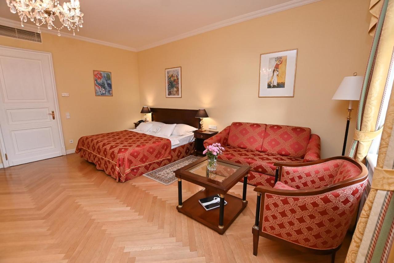 Castle Hotel Grof Degenfeld Superior Tarcal Esterno foto
