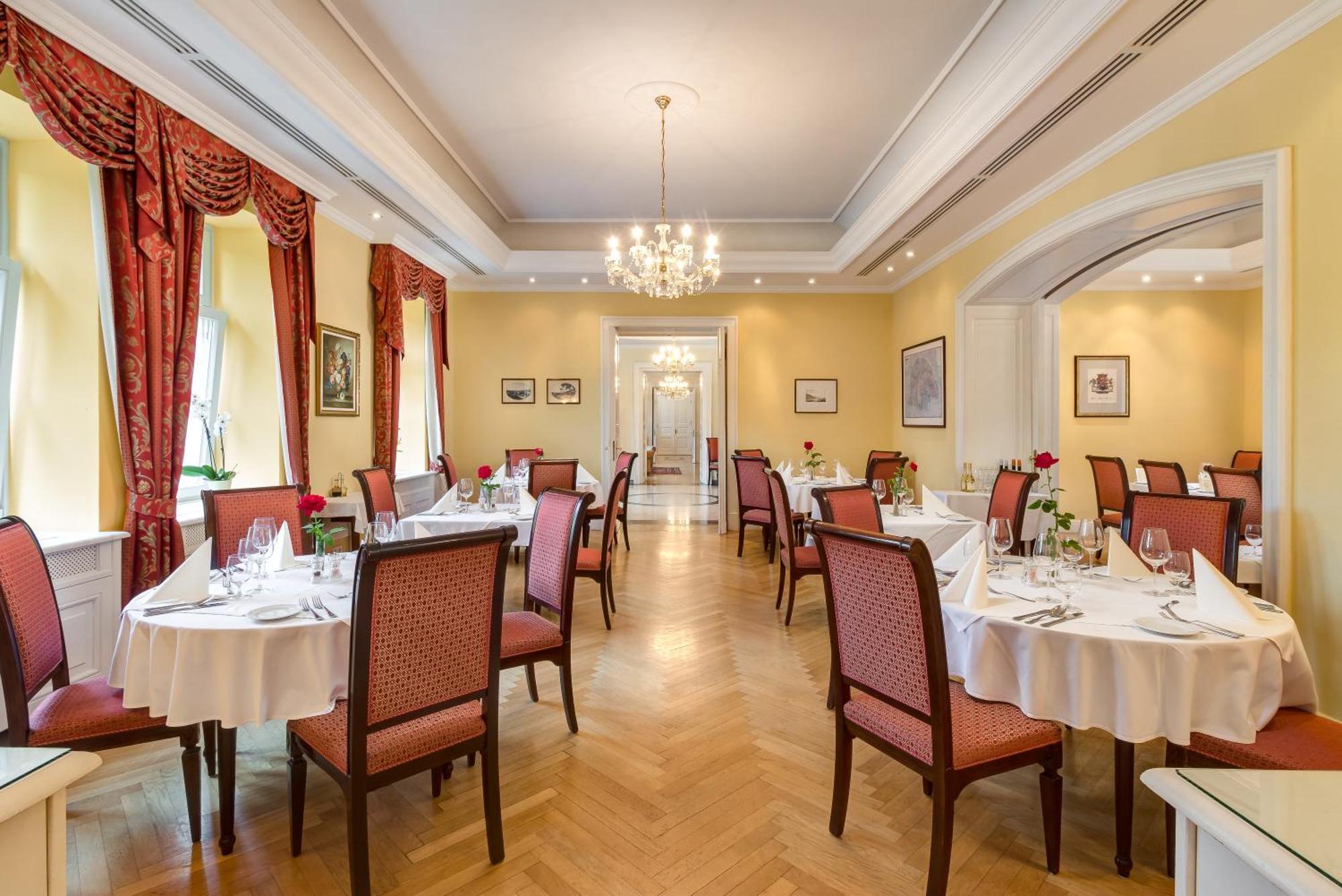 Castle Hotel Grof Degenfeld Superior Tarcal Esterno foto